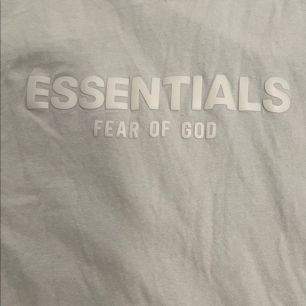 Fear of God Essentials Logo T-Shirt Stone Gray Tan Size XL Streetwear Tee - Picture 2 of 5
